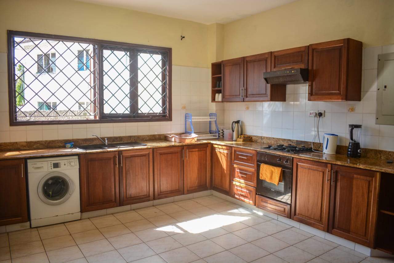 Five Bedroom Air bnb